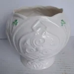 Sold 3/20 / 25 BELLEEK 5 INCH SHAMROCK CELTIC SPIRAL CACHE POT Signed